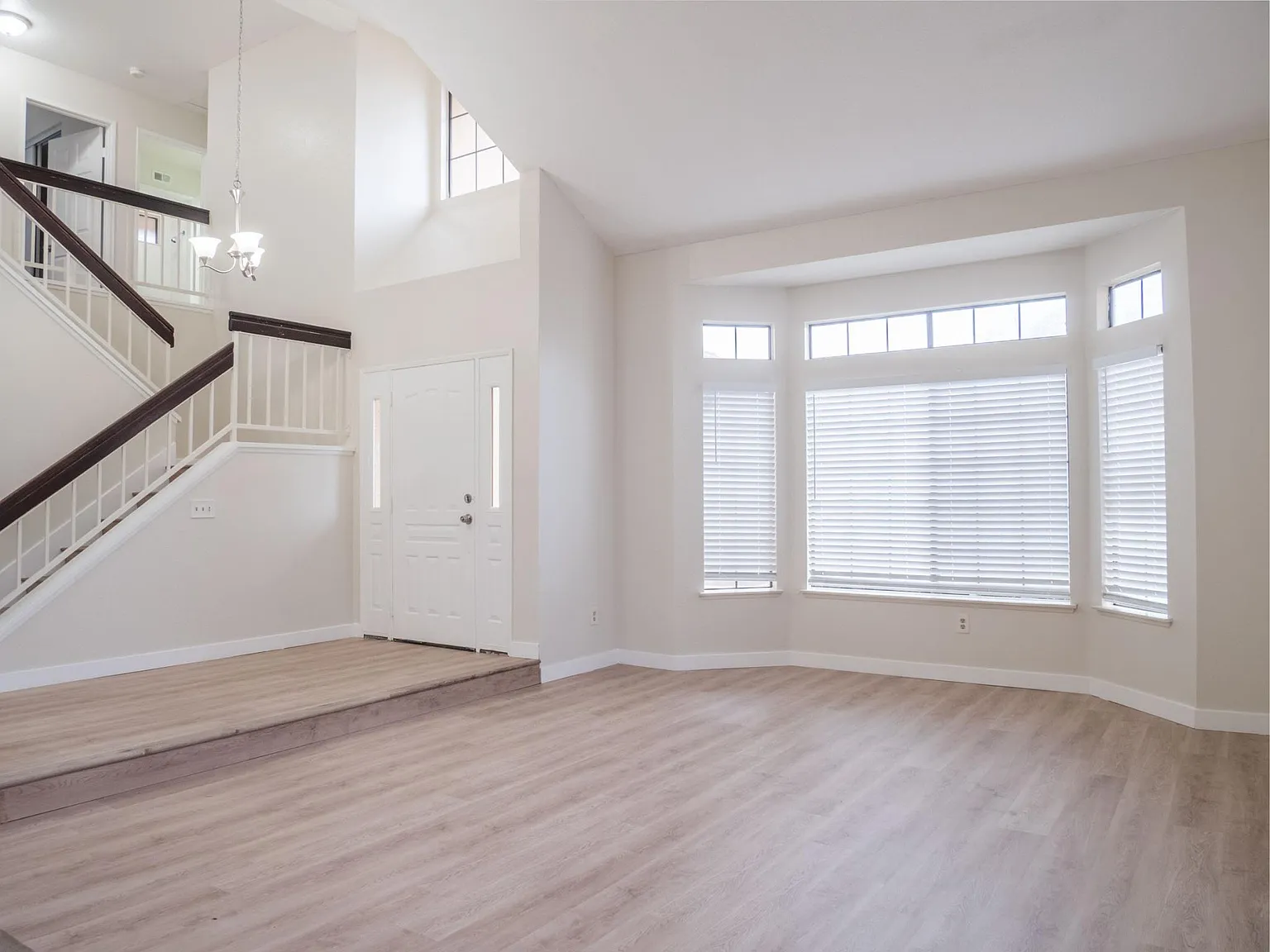 3116 Wellington Dr — Photo 3