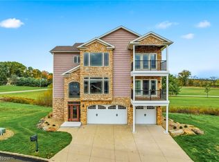 29 Shores Dr, Poland, OH 44514