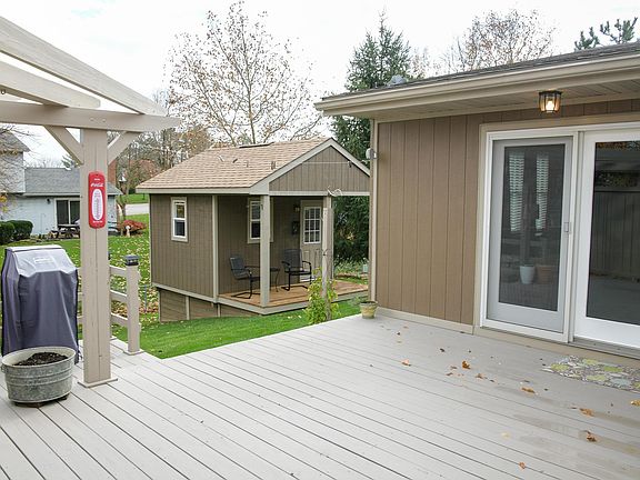 4th image of 1042 Fairfield Dr