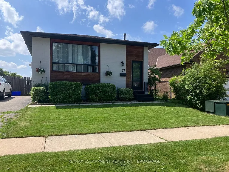 17 Mellenby St #LOWER — Photo 1