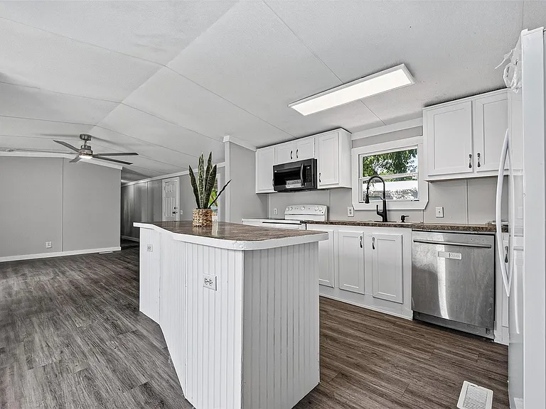2122 Koster Rd — Photo 14