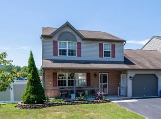 242 N View Rd, Fleetwood, PA 19522