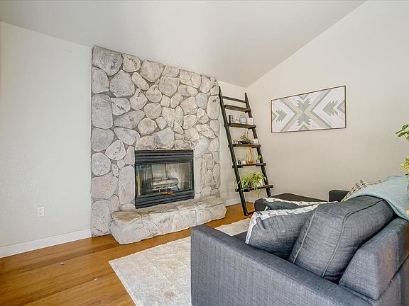 5th image of 3010 Madrone Drive