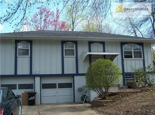 209 SW Kings Cross Rd, Blue Springs, MO 64014
