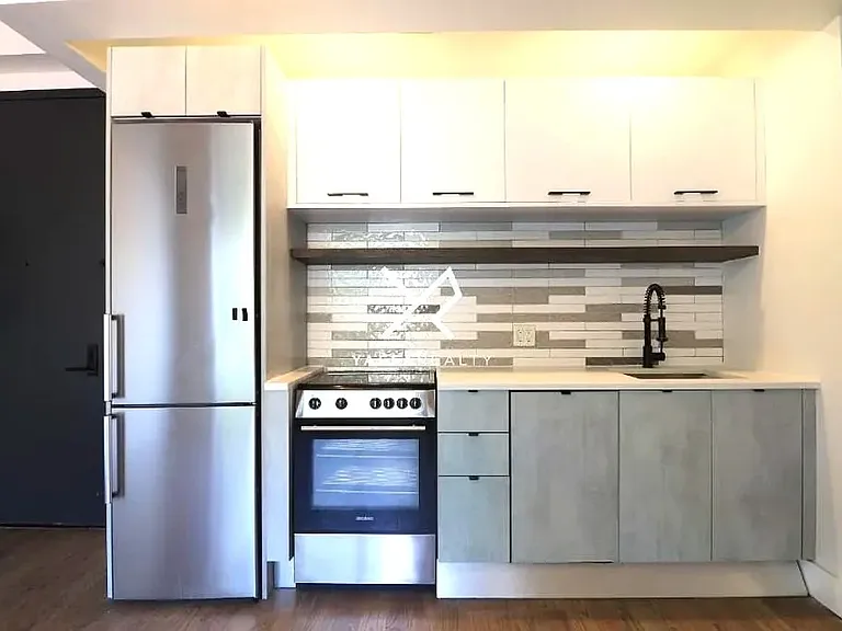 806 Saint Johns Pl #2B — Photo 6