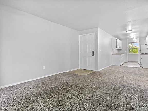 3rd image of 611 SE 190th Ave #305