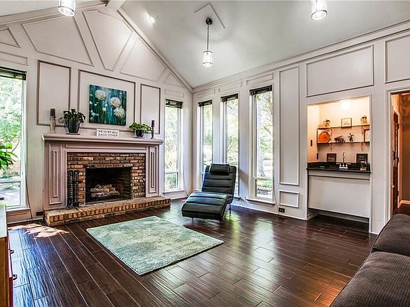 3rd image of 1914 Faulkner Dr