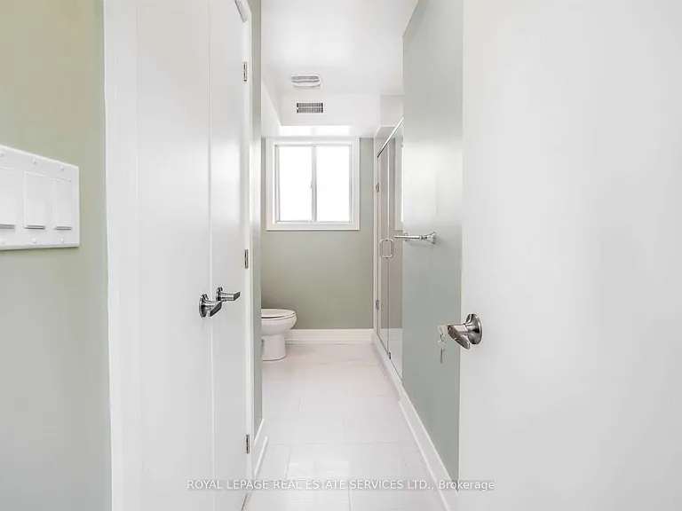 86 Givins St #UPPER — Photo 21