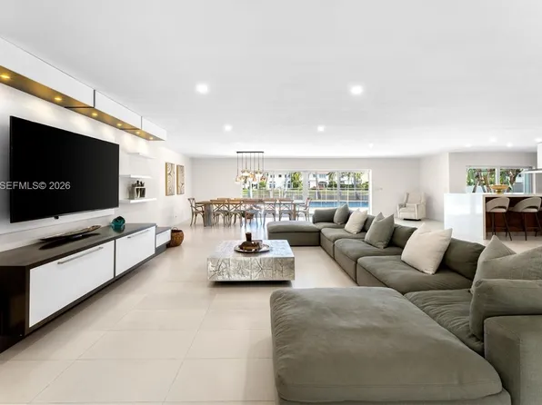 1525 Diplomat Pkwy, Hollywood, FL 33019