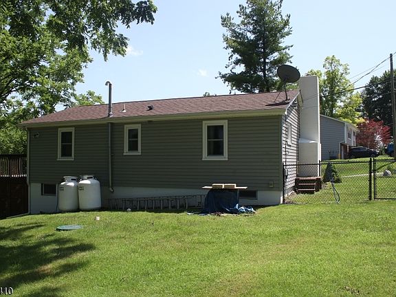 2nd image of 12 Clover Ln