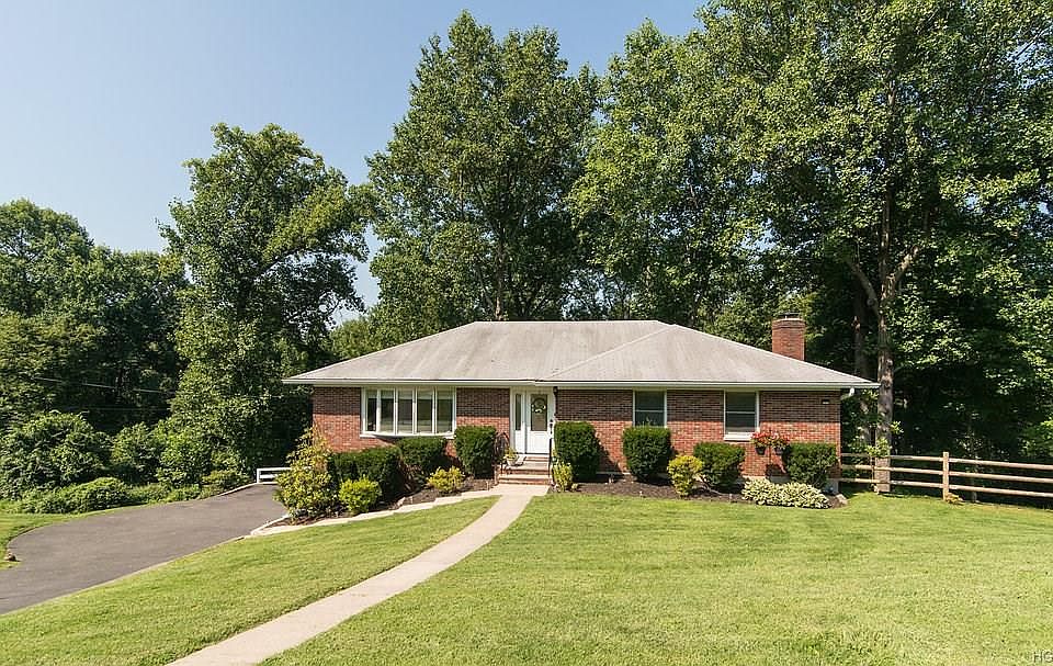 1st image of 5 Adele Ct