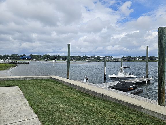 Docks