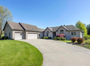 2581 Wilder Rd, Midland, MI 48642