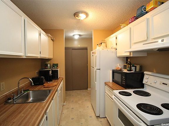 3rd image of UNIT 305-215 Tait PLACE