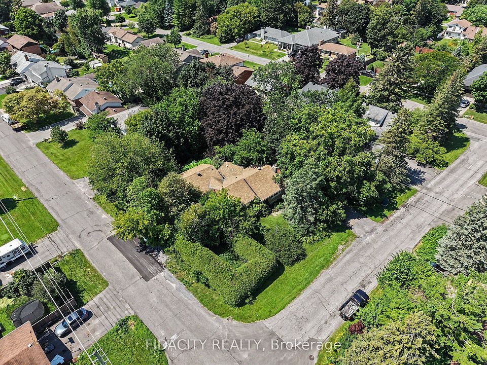 1st image of 6 Malcolm Pl