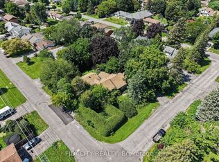 6 Malcolm Pl, Ottawa, ON K2G 1P4