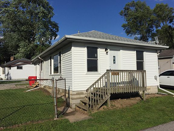 2nd image of 13435 Dewey St