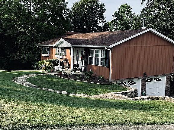 3rd image of 129 Forest Dr
