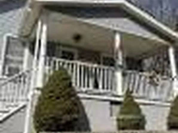 597 Cooke St, Waterbury, CT 06710