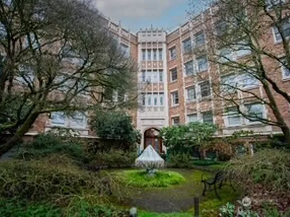 5810 NE Cowen Place #305, Seattle, WA 98105