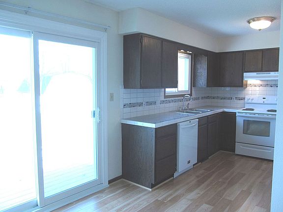 5th image of 510-512 Barnett Dr