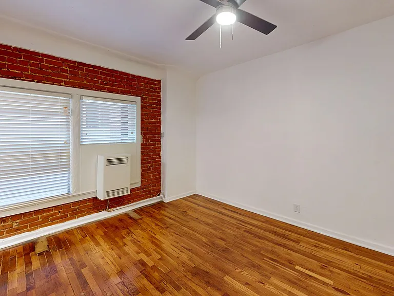 Saint Andrews Manor Apartments — Photo 7