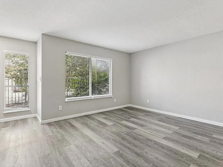 Winford Place Apartments — Photo 22