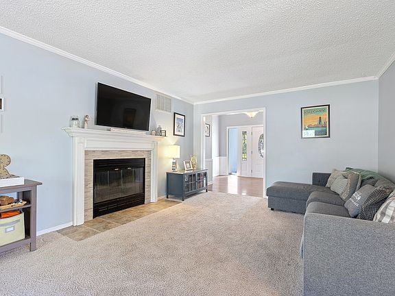 4th image of 6024 Sherman Dr