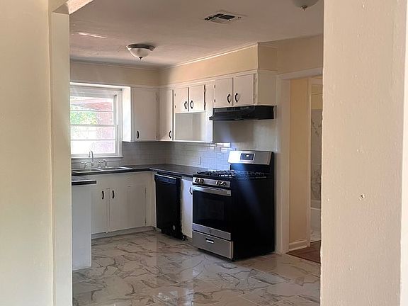 3rd image of 3237 Murphy St