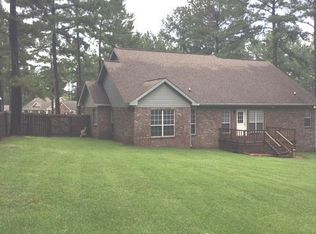 115 Red Roan Rd, Hattiesburg, MS 39402