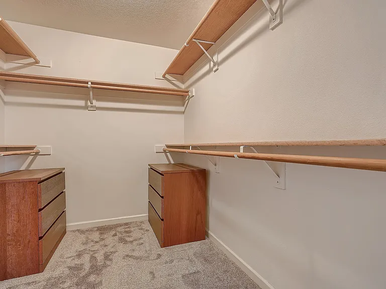 945 NW Joy Ave — Photo 16