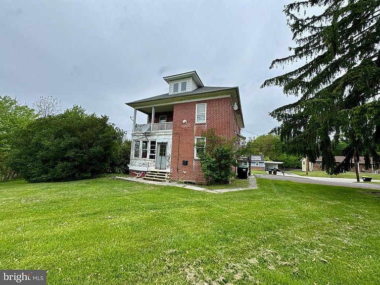 Listing photo 5
