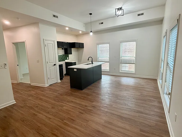 10639 Meeting St #401 — Photo 2