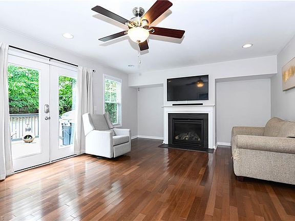 5th image of 409 Warren St