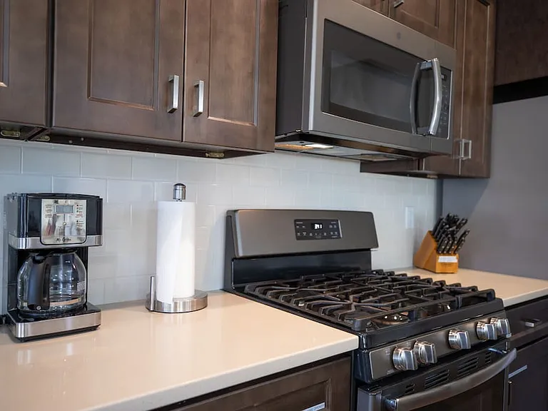 N 2020 W — Photo 9