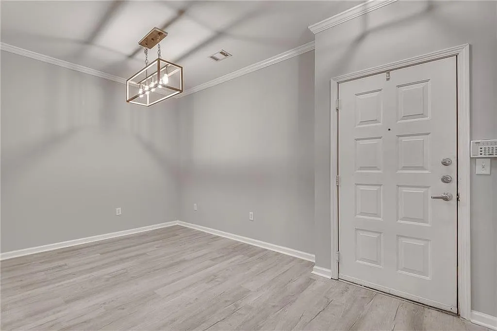 2 bed, 2.0 bath, 1077 sqft, $2,500 — Photo 4