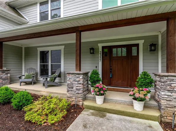 2357 N Fox Trl, Fayetteville, AR 72703