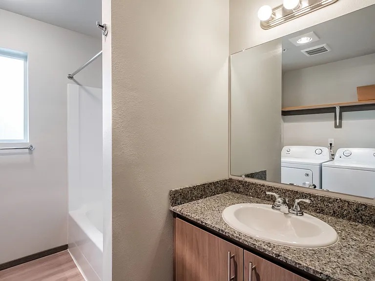 Cherry Glen Apartments — Photo 15