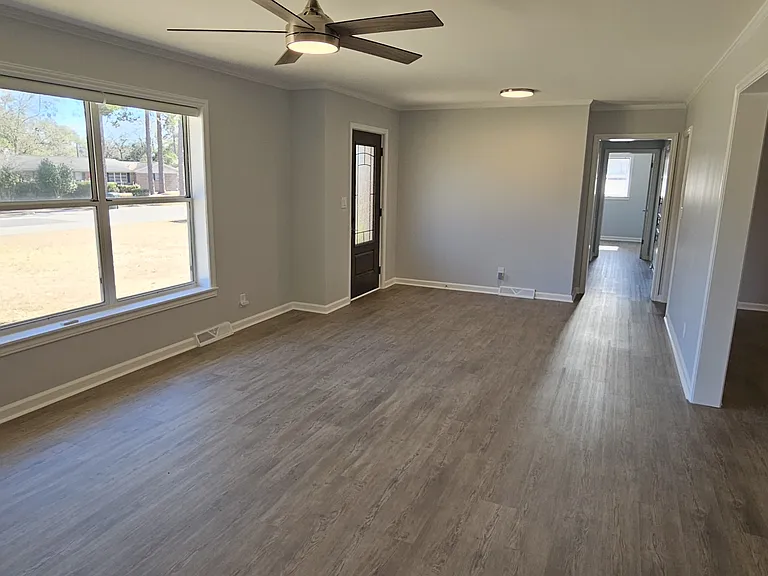 Living Room - lots of windows!