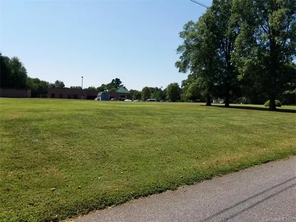 114 Westbrook Ln, Statesville, NC 28625