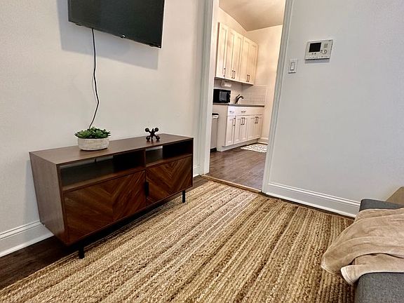 5th image of 2418 Cambreleng Ave #3-A