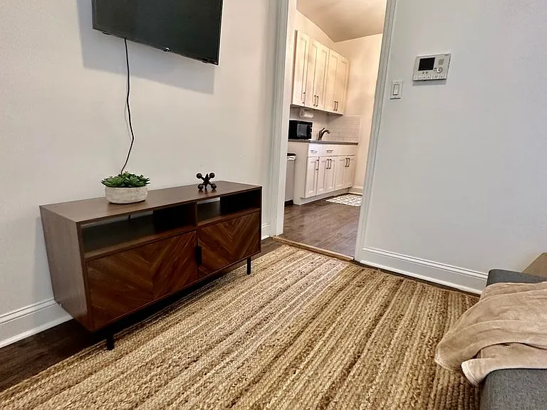 2418 Cambreleng Ave — Photo 22
