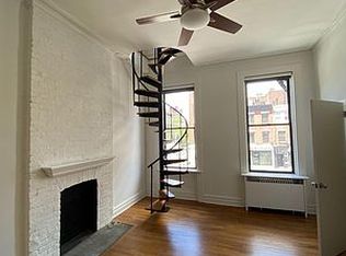 164 8th Ave #1A, New York, NY 10011
