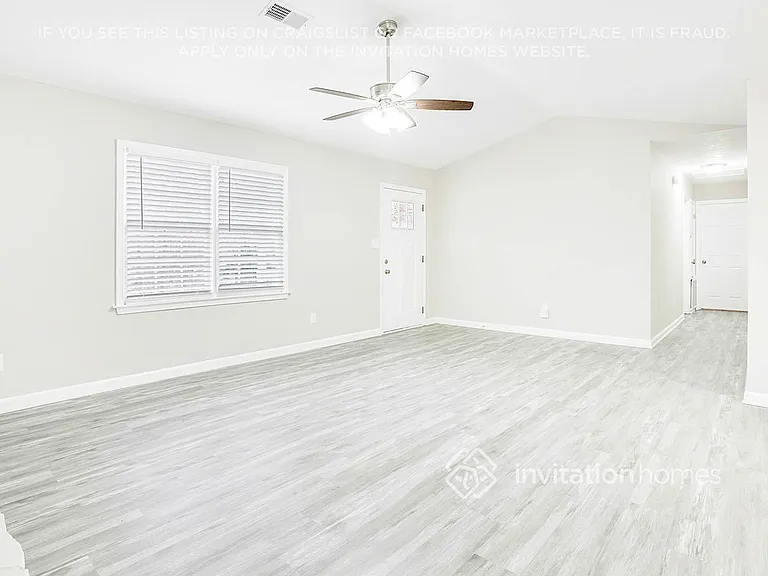 59 Landing Ln — Photo 2