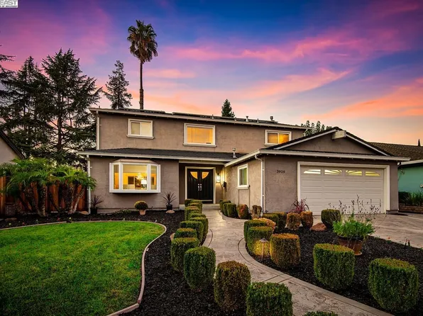 3929 Fairlands Dr, Pleasanton, CA 94588
