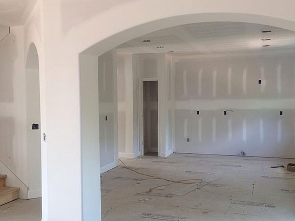 3rd image of 330 W Creek Farms