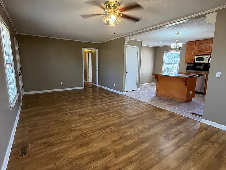 6111 Homestead Rd — Photo 7