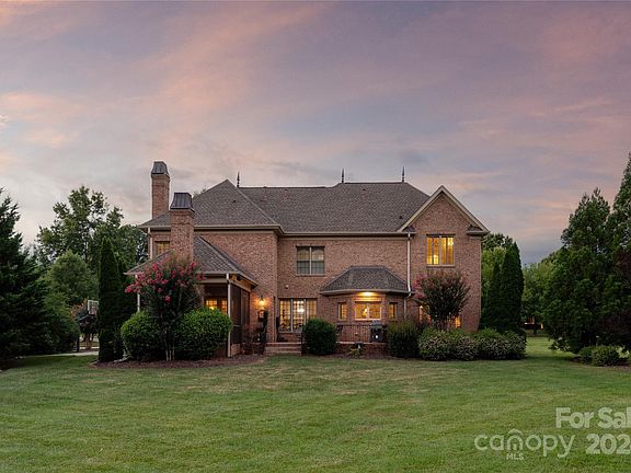 2nd image of 407 Creeping Cedar Ct