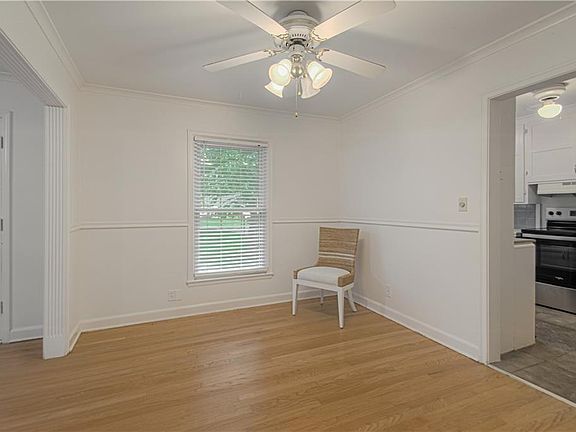 5th image of 624 E 97th St
