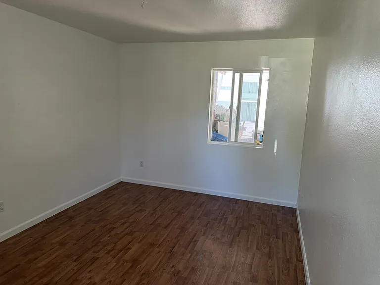 2020 Continental Ave — Photo 7